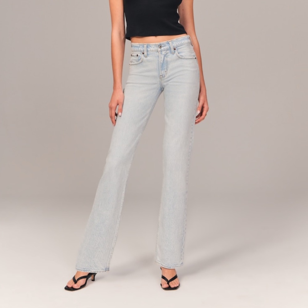 Abercrombie Mid Rise 90s Straight Jeans